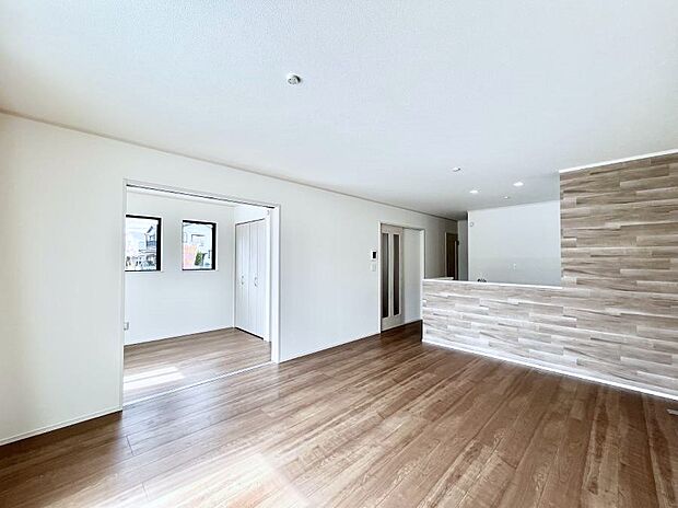 家族の笑顔が自然と生まれてくる、そんな雰囲気のダイニングに仕上がっています 