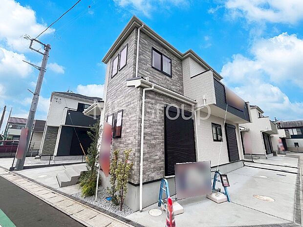 ◆B号棟◆〜Exterior〜　角地により陽当り・風通し良好。一戸建ての大きなメリットは、自分達の「土地」を「自由に」使える事です。ガーデニングやＤＩＹ，車やバイクの趣味など様々な用途で利用できます。