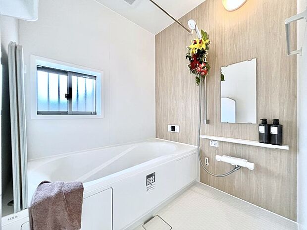 浴室乾燥機付きのバスルームでいつでも快適なバスタイムが楽しめます！