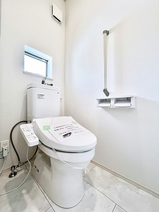 トイレは1階と2階それぞれに配置されていてとても便利です。 