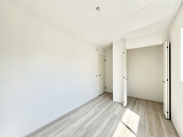 子供部屋にもおすすめな収納スペースたっぷりの居室