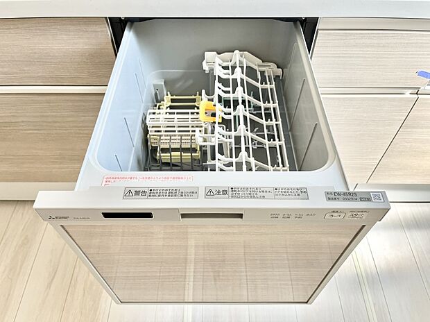 面倒なお片づけは食洗機にお任せ！家事の負担が減って、時間にも気持ちにもゆとりができます。