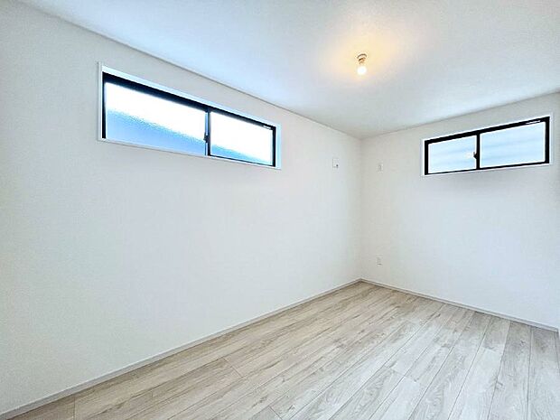 ◆2号棟◆〜Bed Room〜　子供部屋はお子様にとって大変重な役割があります。子供一人で過ごす空間を与えることで、宿題や勉強時間も自然と増えまた自ら部屋の片付けや掃除なども促すことに繋がります。