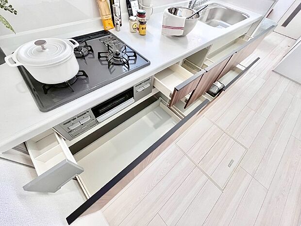 ◆1号棟◆使いやすさを優先したスライド式収納タイプ！