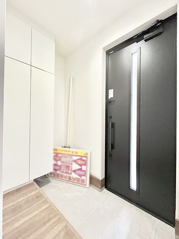 家族の帰宅やお客様をあたたかく迎える玄関  