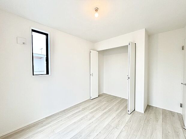 ◆2号棟◆〜Bed Room〜　子供部屋はお子様にとって大変重な役割があります。子供一人で過ごす空間を与えることで、宿題や勉強時間も自然と増えまた自ら部屋の片付けや掃除なども促すことに繋がります。