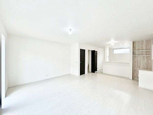 ◆1号棟◆〜Living〜　家族の一体感を感じられる広々としたスペース。家族と過ごす時間を大切にする方にピッタリのゆとりの住空間です。。家族の笑い声が今にも目に浮かびます。