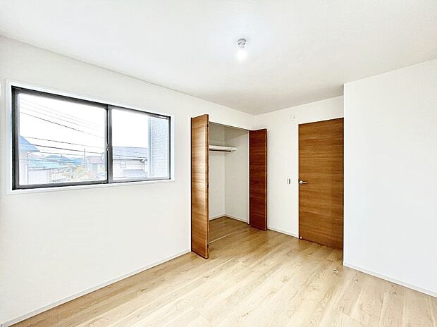 ◆2号棟◆~Bed Room~ 子供部屋はお子様にとって大変重な役割があります。子供一人で過ごす空間を与えることで、宿題や勉強時間も自然と増えまた自ら部屋の片付けや掃除なども促すことに繋がります。