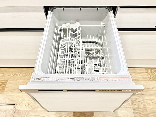 面倒なお片づけは食洗機にお任せ！家事の負担が減って、時間にも気持ちにもゆとりができます。