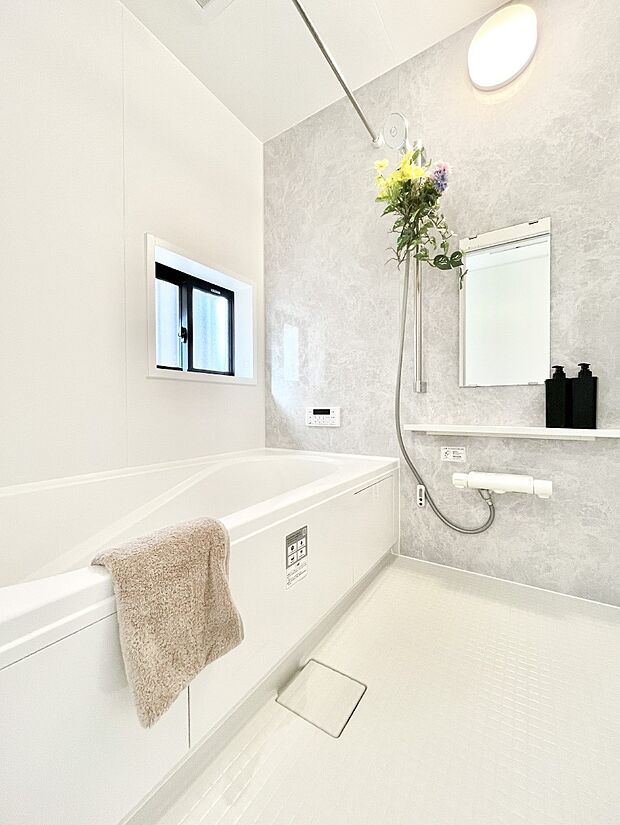 ◆A号棟◆〜Bath Room〜  広々とした雰囲気の良いバスルーム。  お子様と一緒にお風呂に入る楽しみ、思い出の一ページが刻まれる大切な瞬間。  日々の疲れをリフレッシュできそうです。