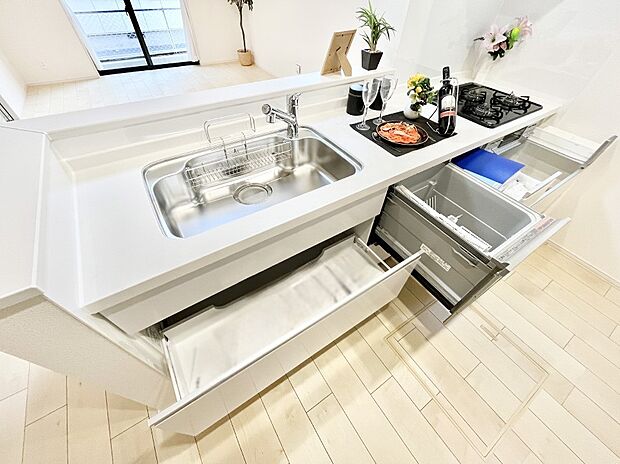 ◆A号棟◆使いやすさを優先したスライド式収納タイプ！