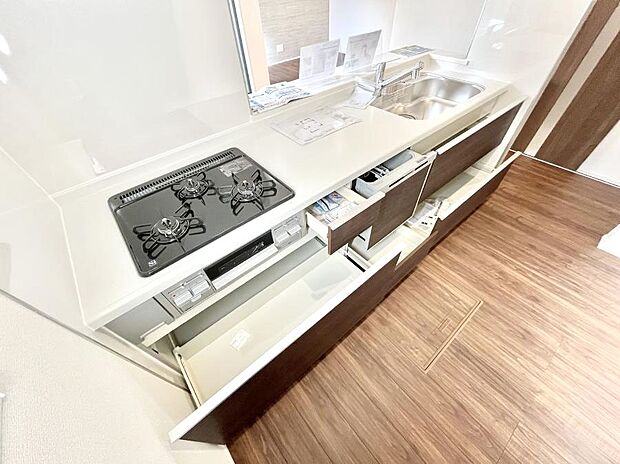 使いやすさを優先したスライド式収納タイプ！