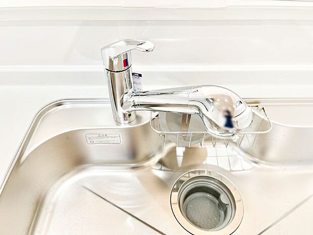 いつでも清潔なおいしいお水を。一つの水栓で水道水と浄水を使い分け。