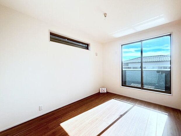 〜Bed Room〜　忙しく過ぎゆく日常を置き去るほど、ゆったりした時間が流れる住環境。『快適』は「家」と「街」と「環境」が調和した時に訪れるだと改めて感じさせてくれます。