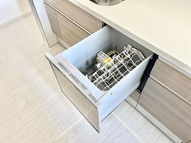 面倒なお片づけは食洗機にお任せ！家事の負担が減って、時間にも気持ちにもゆとりができます。