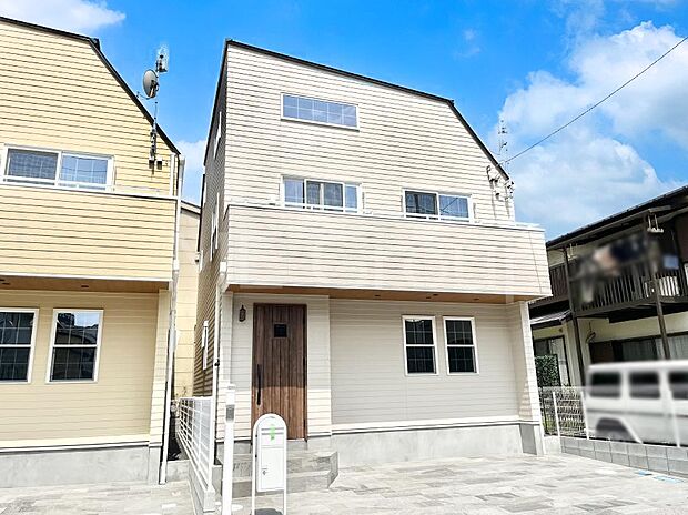 〜Exterior〜　周辺には学校や買物施設もあり生活、子育てに適した環境が広がっています！「永住地」として、物件のご見学だけではなく、周辺の環境や通学できる学校についてもご相談ください！