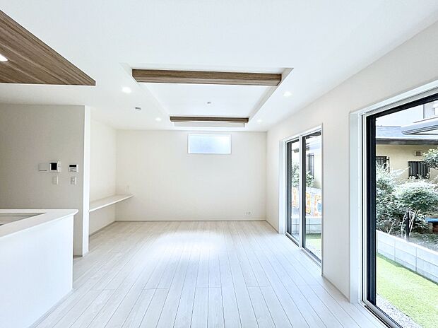 ◆2号棟◆〜Living〜 ここにはみんなが集い、食事と楽しい会話が始まる。話に夢中になりすぎて、ついつい時を忘れ夜半過ぎになってしまう。そんな束の間の幸せを感じさせてくれる場所でありたい。