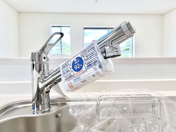 いつでも清潔なおいしいお水を。一つの水栓で水道水と浄水を使い分け。