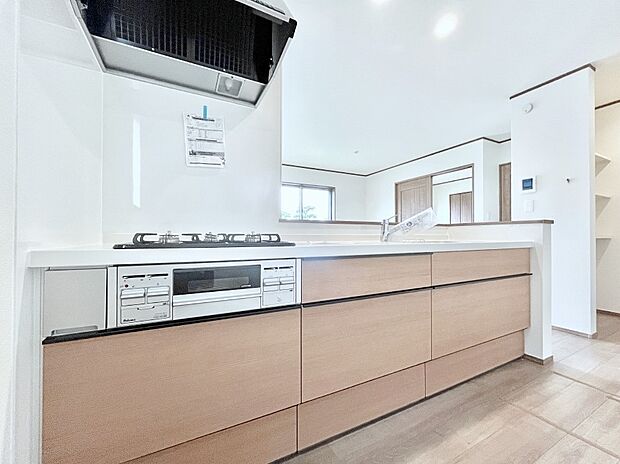 ゆとりあるキッチンではご家族と楽しくお料理ができます。