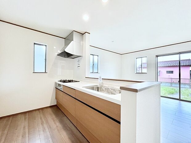 料理をしながらでもご家族との会話を楽しめる対面キッチン