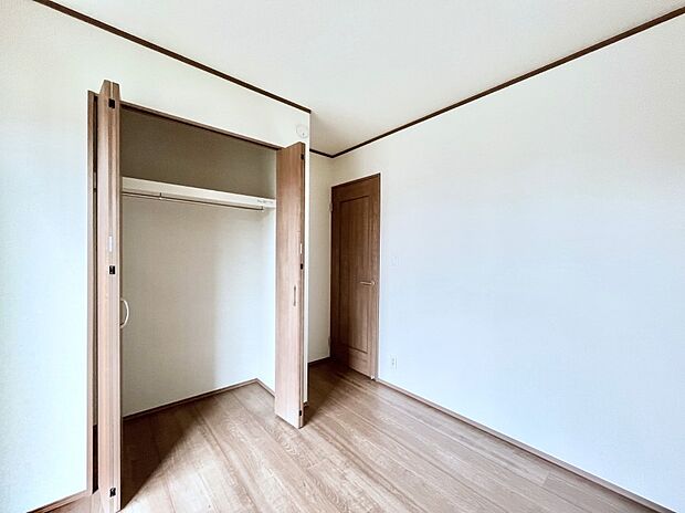 子供部屋にもおすすめな収納スペースたっぷりの居室