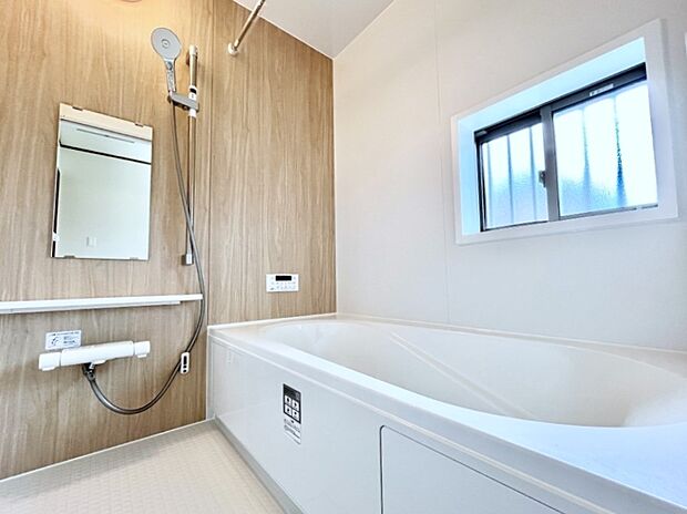 落ち着いた雰囲気でゆっくりお寛ぎいただけるバスルーム