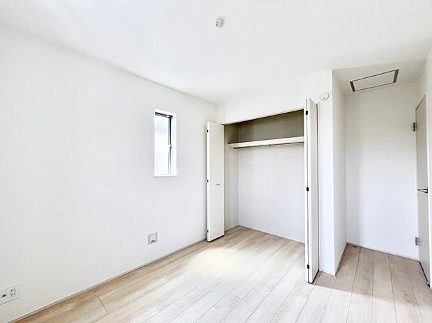 ◆2号棟◆〜Bed Room〜　子供部屋はお子様にとって大変重な役割があります。子供一人で過ごす空間を与えることで、宿題や勉強時間も自然と増えまた自ら部屋の片付けや掃除なども促すことに繋がります。