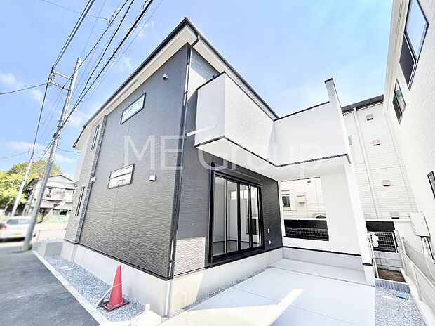 〜Exterior〜 一戸建ての大きなメリットは、自分達の「土地」を「自由に」使える事です。ガーデニングやDIY,車やバイクの趣味など様々な用途で利用できます。