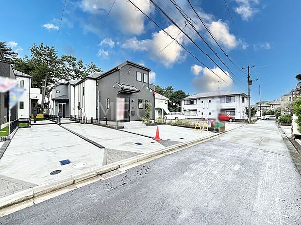 〜Exterior〜 前面道路: 住宅地になっているので車量も少なく、静かな立地です。子育て環境も良好です♪♪周辺環境もあわせてご案内させて頂きます。お気軽にお問い合わせください。