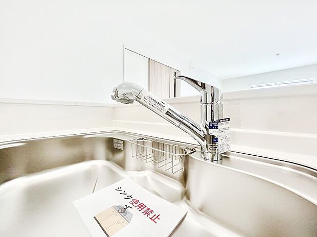 いつでも清潔なおいしいお水を。一つの水栓で水道水と浄水を使い分け。