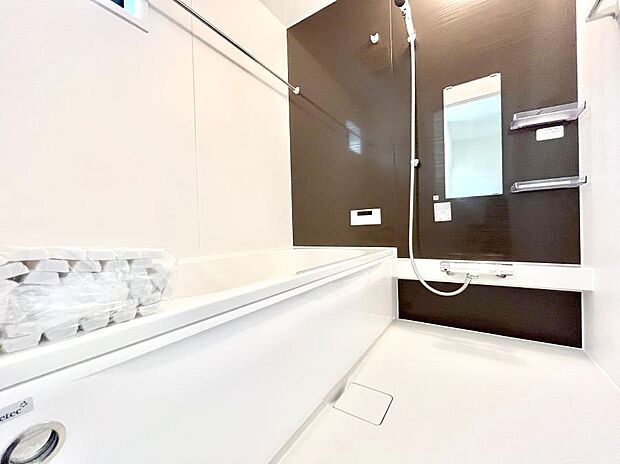 落ち着いた雰囲気でゆっくりお寛ぎいただけるバスルーム