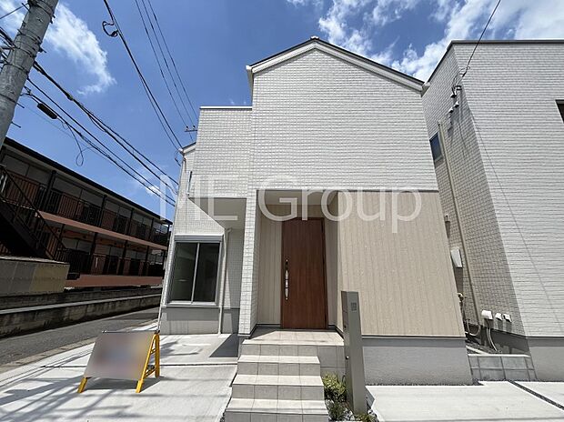 〜Exterior〜 周辺には学校や買物施設もあり生活、子育てに適した環境が広がっています!「永住地」として、物件のご見学だけではなく、周辺の環境や通学できる学校についてもご相談ください!