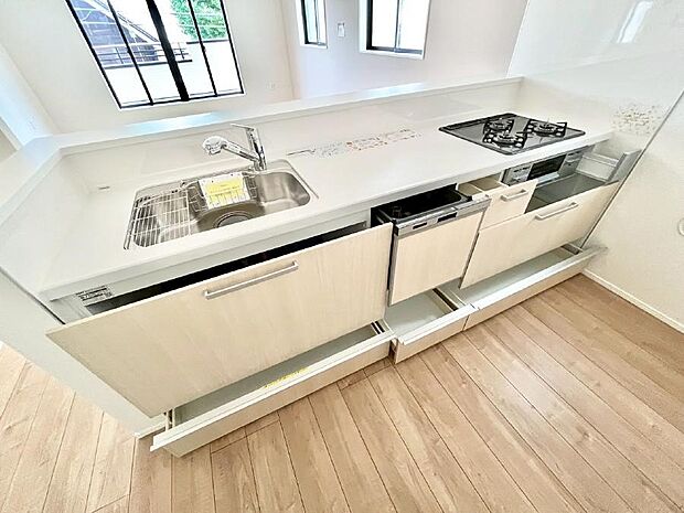 使いやすさを優先したスライド式収納タイプ!