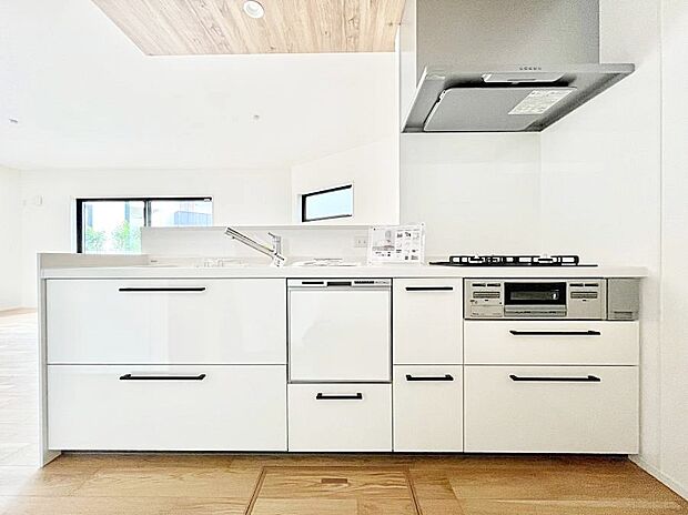 広々とした使い勝手の良いキッチンで日々のお料理も楽しくなりそう