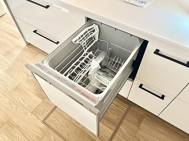 面倒なお片づけは食洗機にお任せ！家事の負担が減って、時間にも気持ちにもゆとりができます。