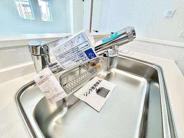 いつでも清潔なおいしいお水を。一つの水栓で水道水と浄水を使い分け。