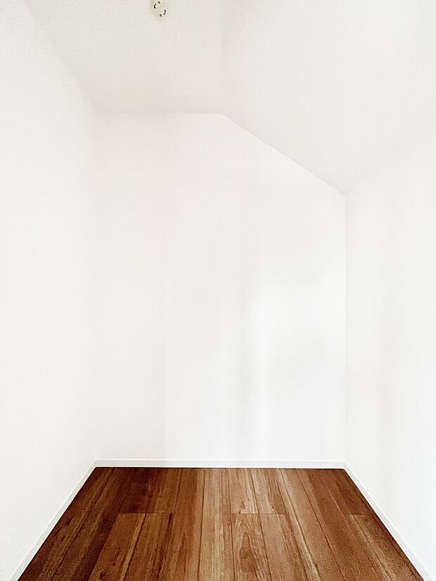 季節の衣類もスッキリ収納！大容量の収納力が魅力的なWIC付きです。