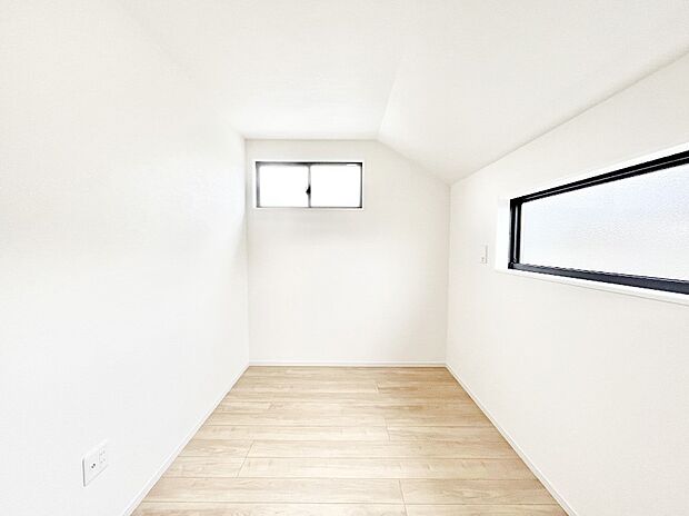 ◆1号棟◆〜Bed Room〜　子供部屋はお子様にとって大変重な役割があります。子供一人で過ごす空間を与えることで、宿題や勉強時間も自然と増えまた自ら部屋の片付けや掃除なども促すことに繋がります。