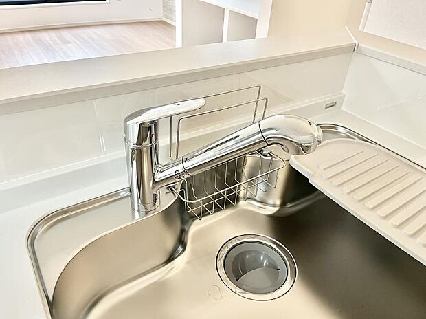 いつでも清潔なおいしいお水を。一つの水栓で水道水と浄水を使い分け。