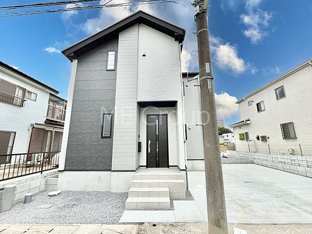 〜Exterior〜　周辺には学校や買物施設もあり生活、子育てに適した環境が広がっています！「永住地」として、物件のご見学だけではなく、周辺の環境や通学できる学校についてもご相談ください！