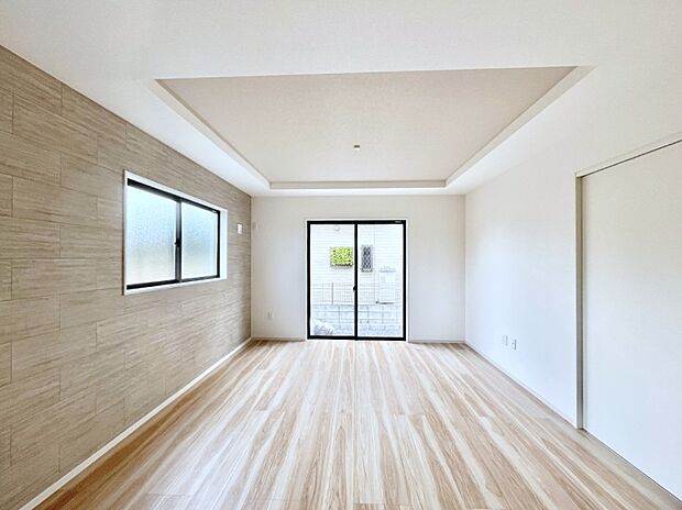 〜Living〜 ここにはみんなが集い、食事と楽しい会話が始まる。話に夢中になりすぎて、ついつい時を忘れ夜半過ぎになってしまう。そんな束の間の幸せを感じさせてくれる場所でありたい。