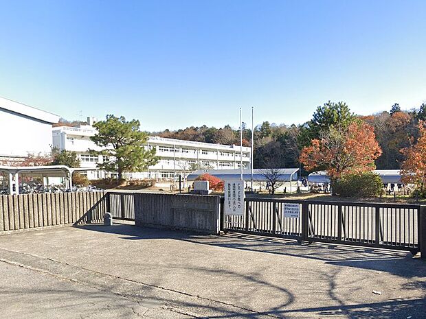 中学校 700m 四街道市立旭中学校