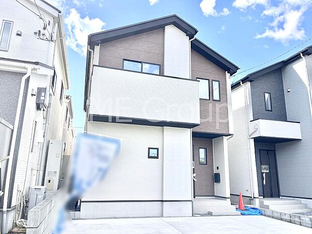 ◆2号棟◆〜Exterior〜　駐車場2台置けます！(車種による)自転車置き場や物置場として、お子様の遊ぶスペースとして、ゆとりある敷地だからこそ可能な多用途にご利用いただけるスペースです。