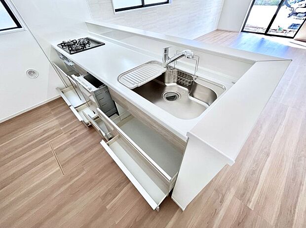 使いやすさを優先したスライド式収納タイプ！