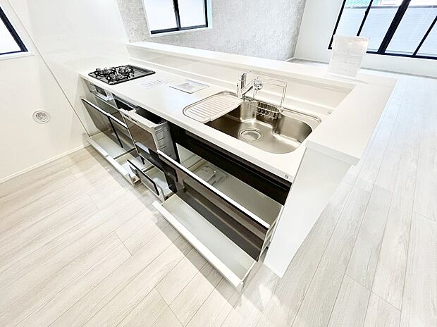 使いやすさを優先したスライド式収納タイプ!