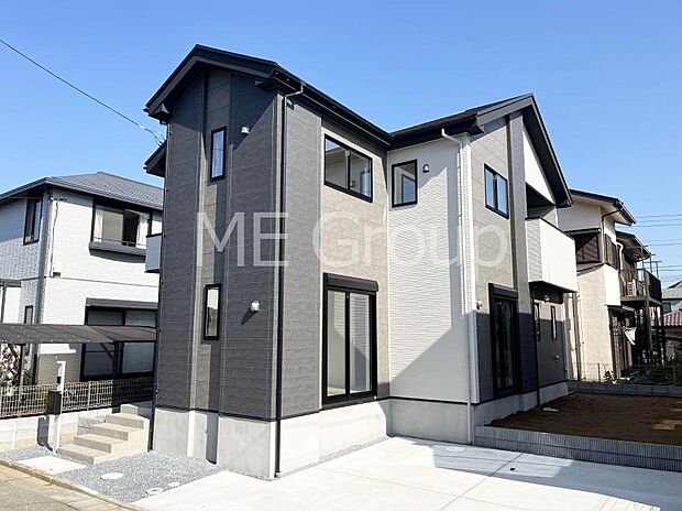 〜Exterior〜 毎日のお散歩も快適な緑に恵まれた閑静な住宅地は、伸び伸びスローライフを叶えてくれます。自然豊富な季節の移ろいを身近に感じられる、子育てに適した環境です。