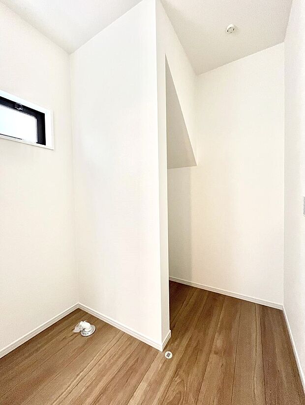 ◆1号棟◆便利なリネン庫で、スッキリした使いやすい洗面室に  