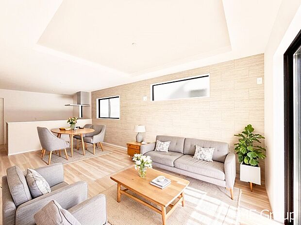 ◆1号棟◆〜Living〜　家族の食事や団らんのほか、子どもを遊ばせたり、友人を招いたりするLDKは住まいの中心。長時間過ごす場所だから、その空間は住まい全体の居心地を左右します。  ※家具はCGです