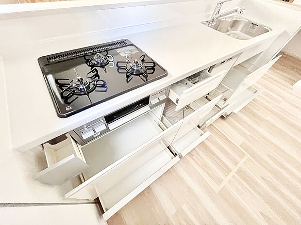 ◆1号棟◆使いやすさを優先したスライド式収納タイプ！