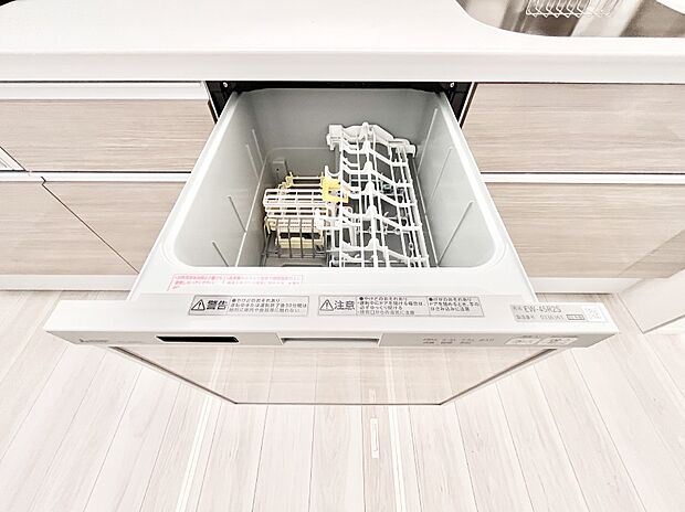 面倒なお片づけは食洗機にお任せ！家事の負担が減って、時間にも気持ちにもゆとりができます。